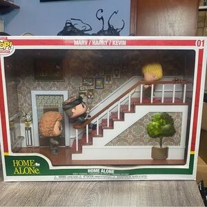 Funko Pop! Moment Deluxe: Home Alone (Marv, Harry, Kevin)